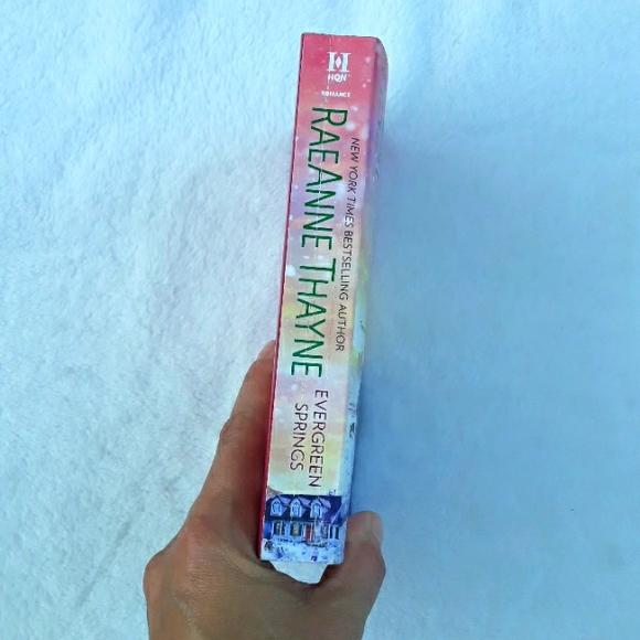 Evergreen Springs, a paperback book written by RaeAnne Thayne 2015 - Picture 3 of 5